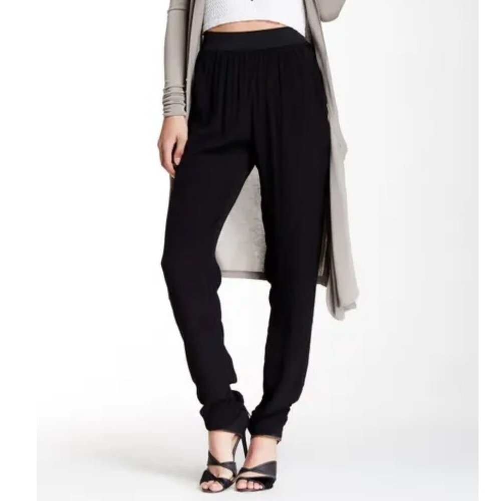 VERTIGO Ruched Ankle Pants